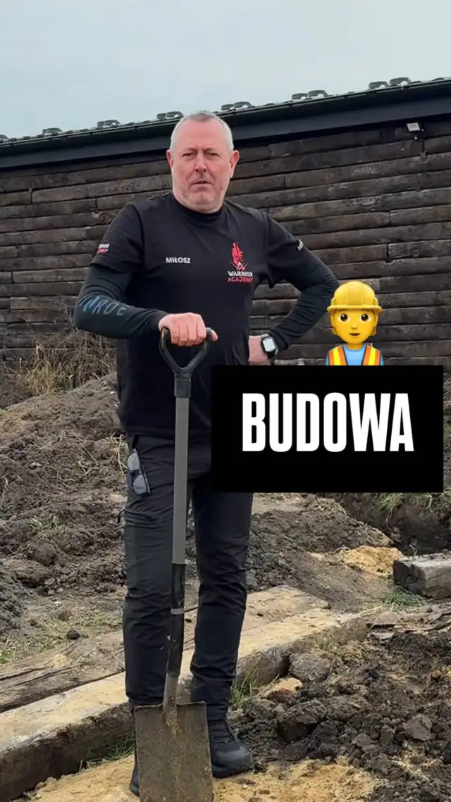 🔨 Budujemy, bo się rozwijamy! 💪
Z radością dzielimy się z Wami kolejnym etapem naszej drogi – taras oraz pergola 🏗️

To nie tylko kilka desek i śrub – to kolejny krok ku stworzeniu przestrzeni, w której będziecie mogli odpocząć, złapać oddech po treningu i cieszyć się atmosferą miejsca, które tworzymy z pasją. ☕🎯

Nieustannie się rozwijamy, bo Wasz komfort i zadowolenie są dla nas priorytetem. Dziękujemy, że jesteście z nami – to dzięki Wam możemy działać, budować i iść do przodu! 🙌🔥

📍Śledźcie nas, bo najlepsze dopiero przed nami!